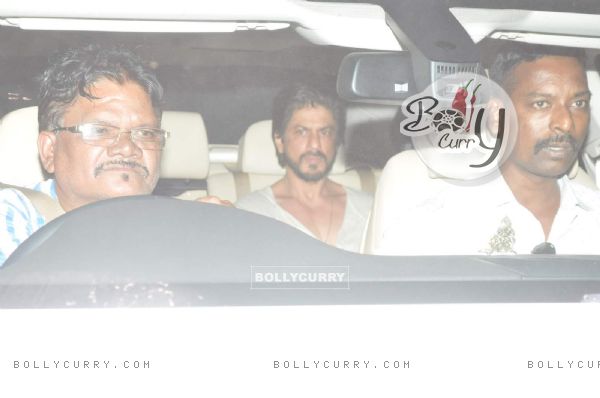 Shah Rukh Khan Visits Salman at his Residence