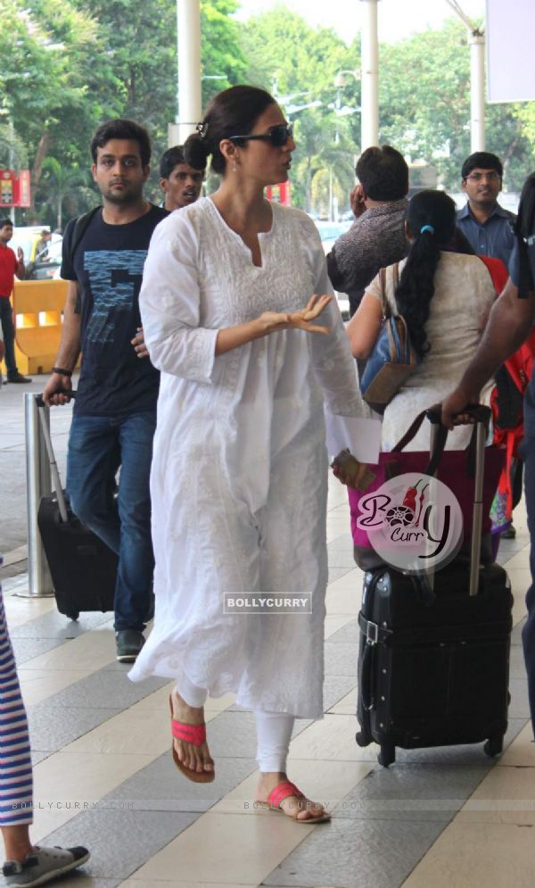 Tabu Snapped at Airport