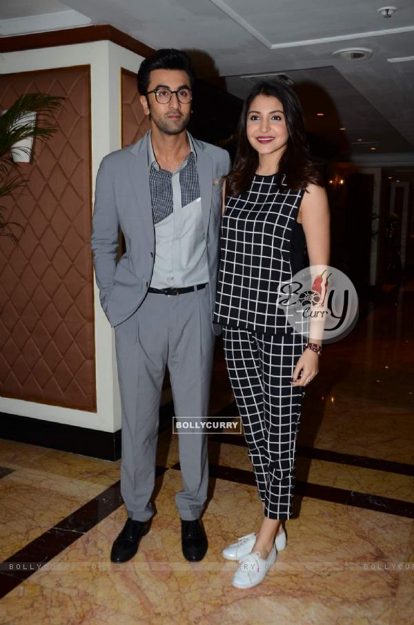 Ranbir Kapoor and Anushka Sharma at Bombay Velvet Game Launch (364451)