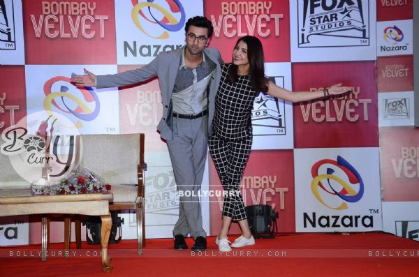 Ranbir Kapoor and Anushka Sharma at Bombay Velvet Game Launch (364453)