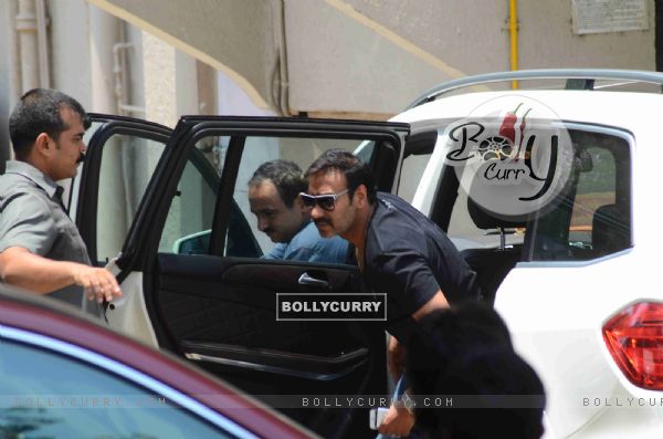 Ajay Devgn Snapped at Salman's Residence (Galaxy Apartments)
