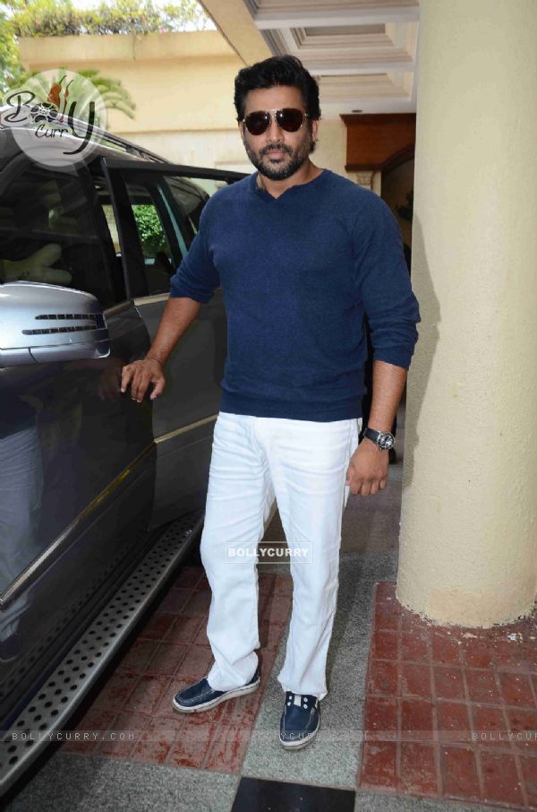R. Madhavan poses for the media at the Promotions of Tanu Weds Manu Returns on Radio City