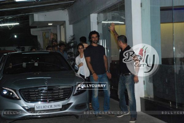 Kunal Kapoor and Naina Bachchan Snapped at Piku Screeening