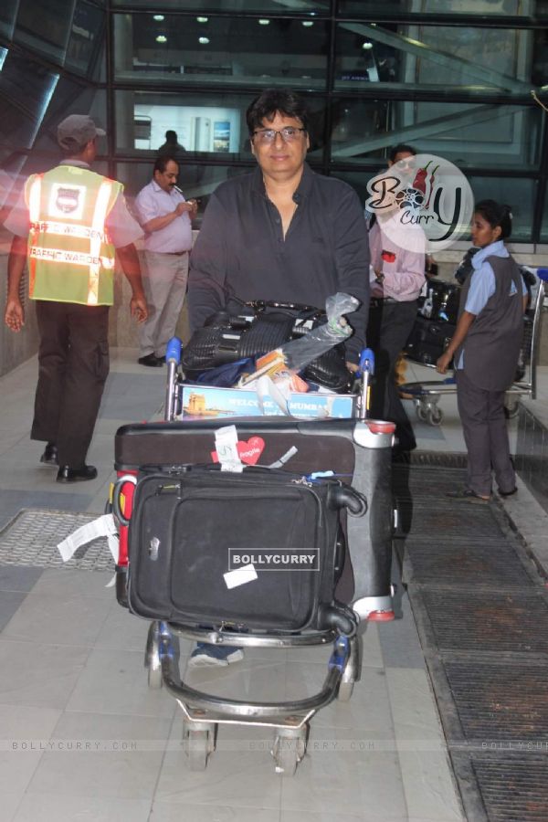 Vashu Bhagnani Snapped at Airport