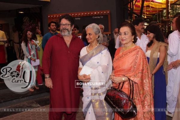 Celebs pose for the media at the Felicitation Ceremony of Shashi Kapoor