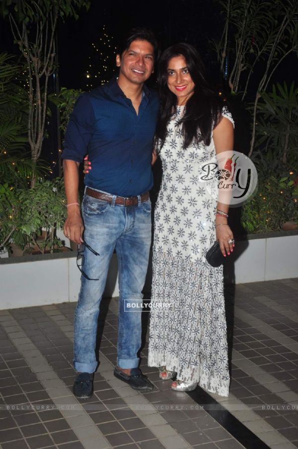 Shaan with his Wife at Success Bash of Mary Kom (364935)