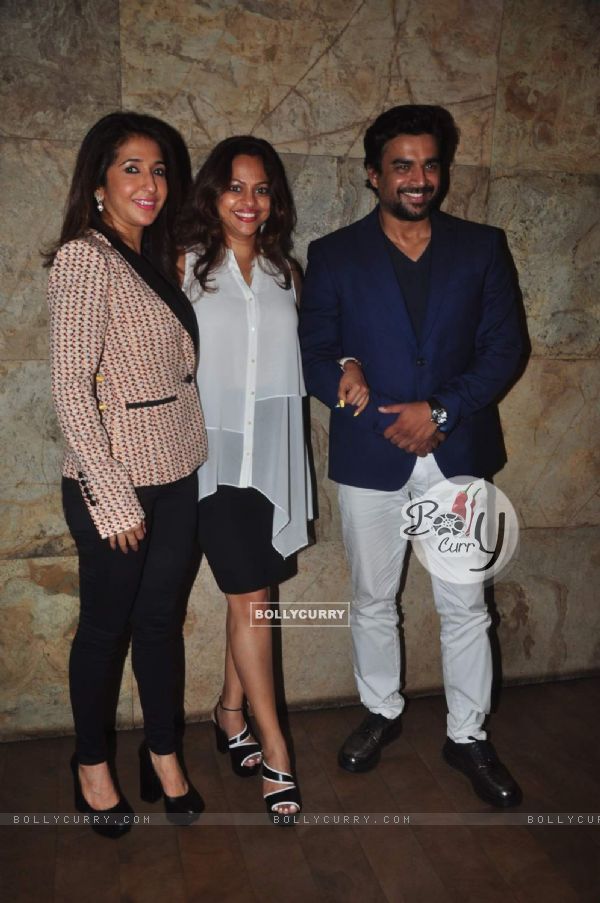 R. Madhavan with His Wife and Krishika Lulla at  Special Screening of Tanu Weds Manu Returns