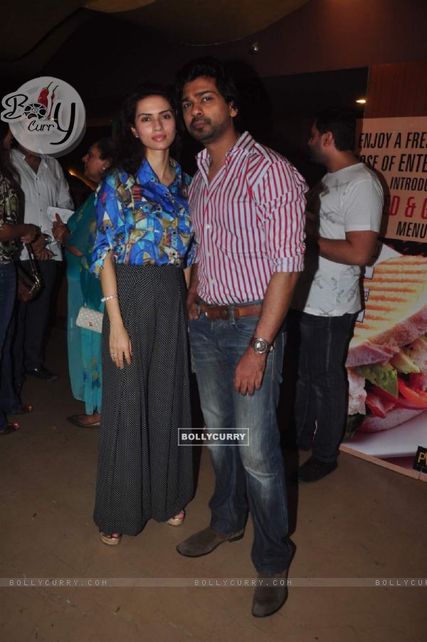 Nikhil Dwivedi and Gauri Pandit at Screening of Tanu Weds Manu Returns (365719)