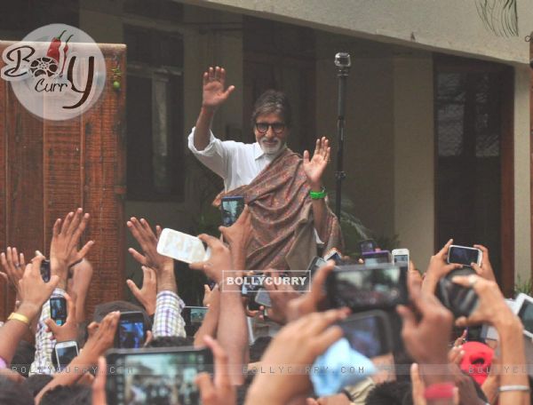 Fans of Amitabh!