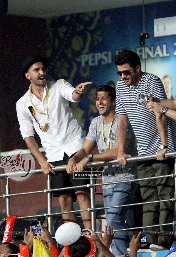 Ranveer, Anil and Farhan Enjoy at IPL Match