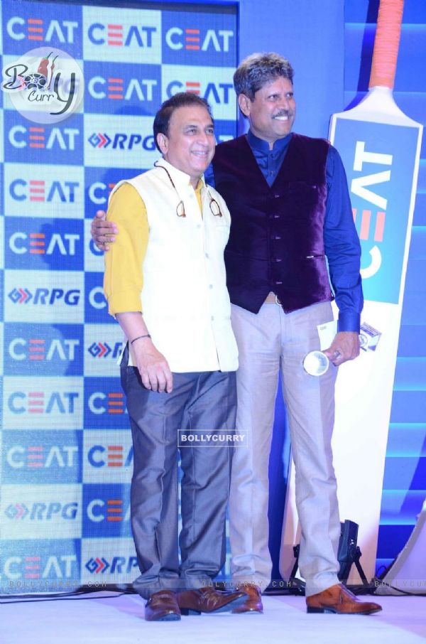 Sunil Gavaskar and Kapil Dev at Ceat Cricket Awards