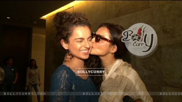 Kiss of Love!! - Screening of Tanu Weds Manu Returns