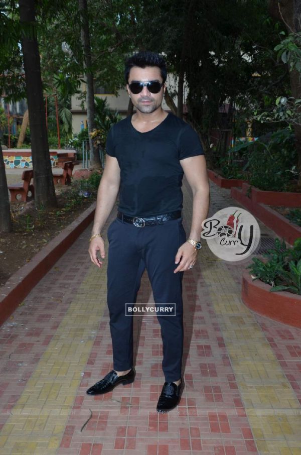Ajaz Khan Spends Time With Kids