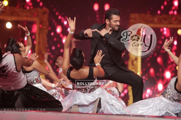 Salman Khan performs at AIBA Awards