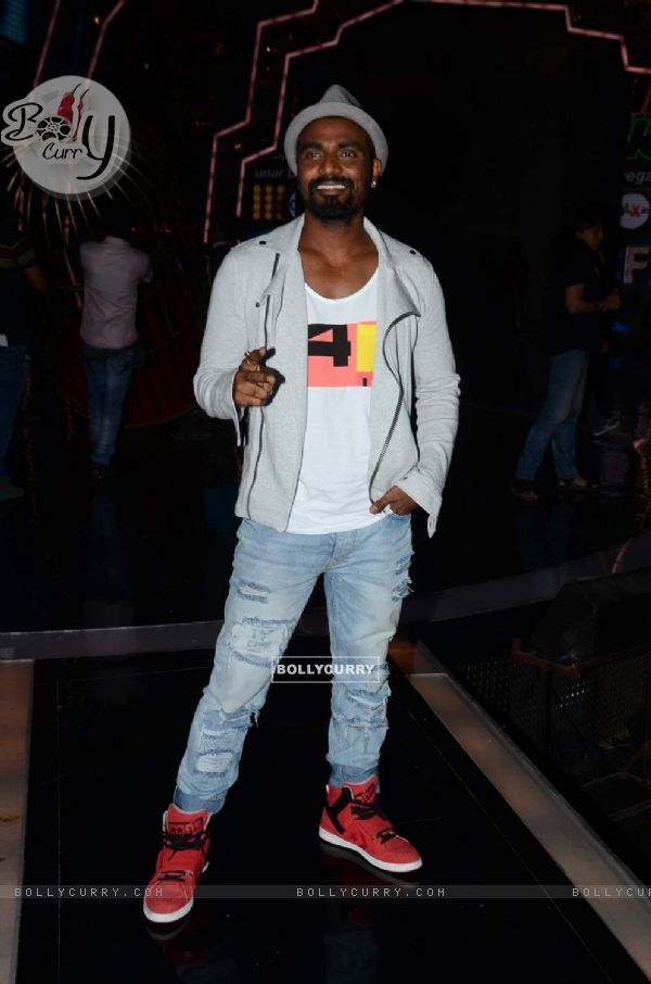 Remo Dsouza Promotes ABCD 2 on India's Got Talent Season 6