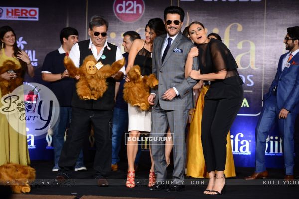 Anil Kapoor and Sonakshi Sinha pose during IIFA 2015 Press Conference