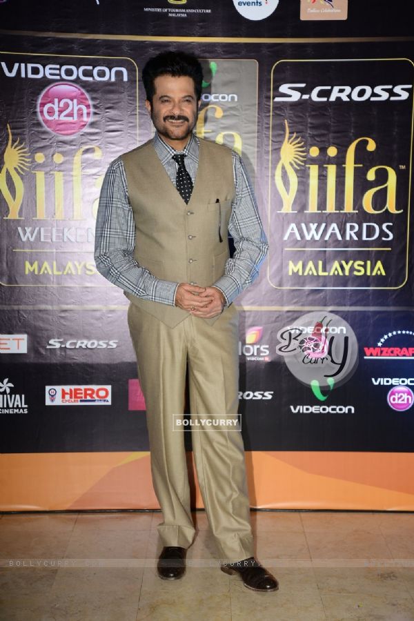 Anil Kapoor poses for the media at the Press Meet of Dil Dhadakne Do at IIFA 2015 (367184)