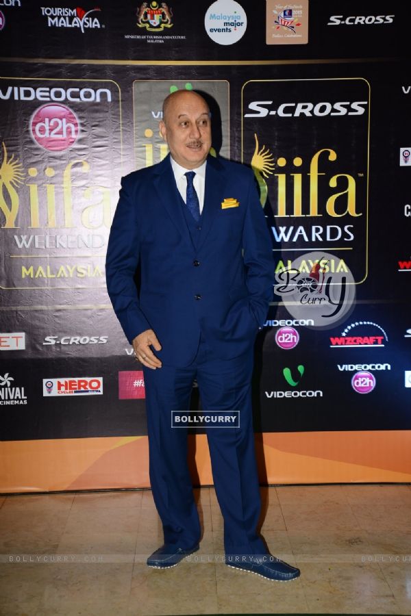 Anupam Kher poses for the media at the Premier of Dil Dhadakne Do at IIFA 2015 (367185)