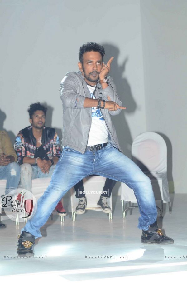 Dharmesh Yelande performs at ABCD 2 Pond's Men Promotions (367259)