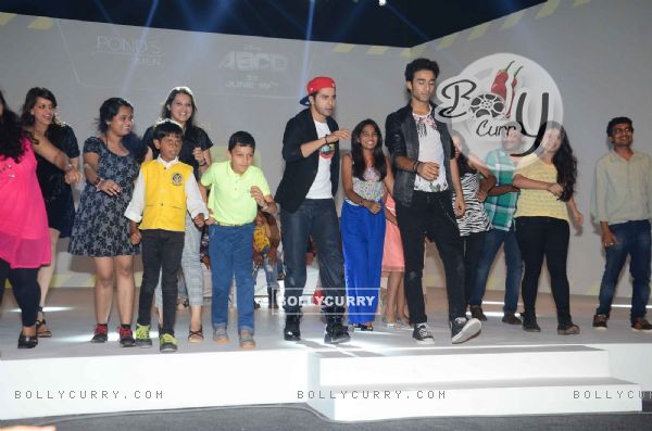 Varun Dhawan and Raghav Juyal shake a leg with kids at ABCD 2 Pond's Men Promotions