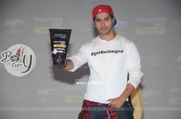 Varun Dhawan poses with Pond's Men product during ABCD 2 Promotions (367265)