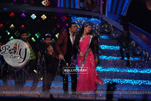 Karisma Kapoor and Govinda at ZEE DID Grand Finale