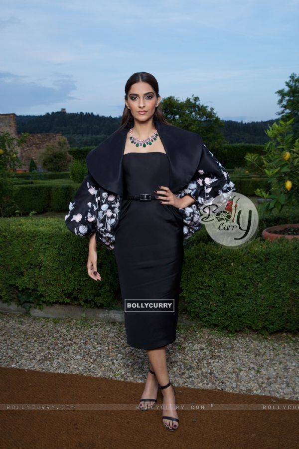 Sonam Kapoor Unveils Jewellry Collection at Villa Di Maiano in Florence!