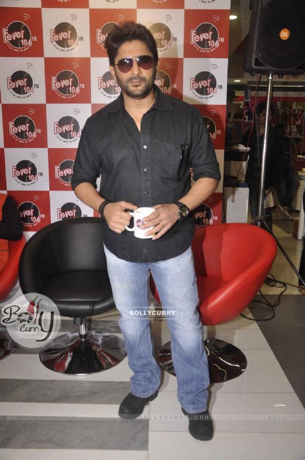 Arshad Warsi for Promotions of Guddu Rangeela at Fever 104 FM (368087)