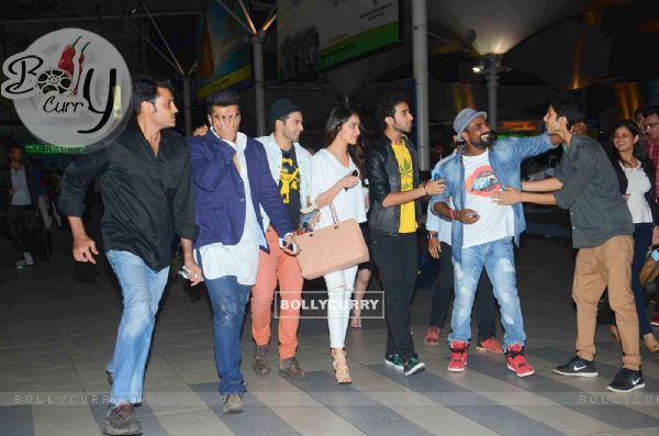ABCD 2 Team Snapped at Airport (368373)