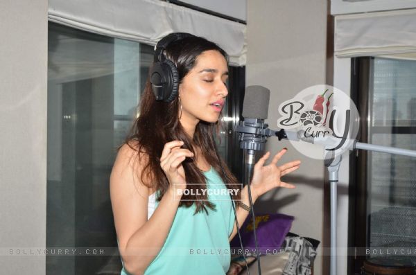 Shraddha Kapoor at Recording Studio for an Unplugged Version of Bezubaan Phir Se! (368640)