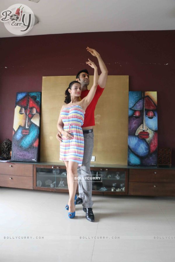 Ameesha Patel Learns Western Dance from Sandip Soparkar