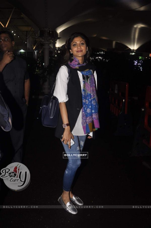 Shilpa Shetty Snapped at Airport