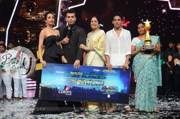 Judges With the Winner ! - Indias Got Talent 6