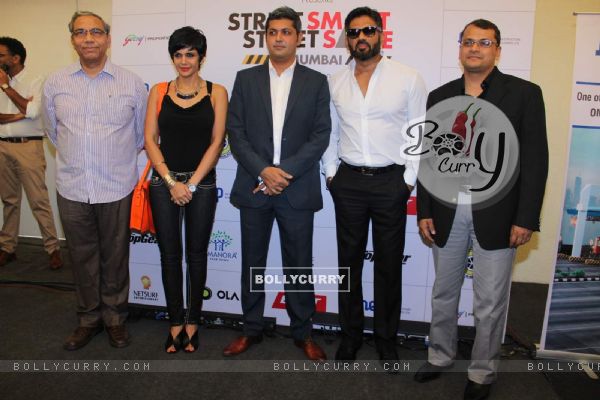 Mandira Bedi and Suniel Shetty at Street Smart Street Safe Campaign