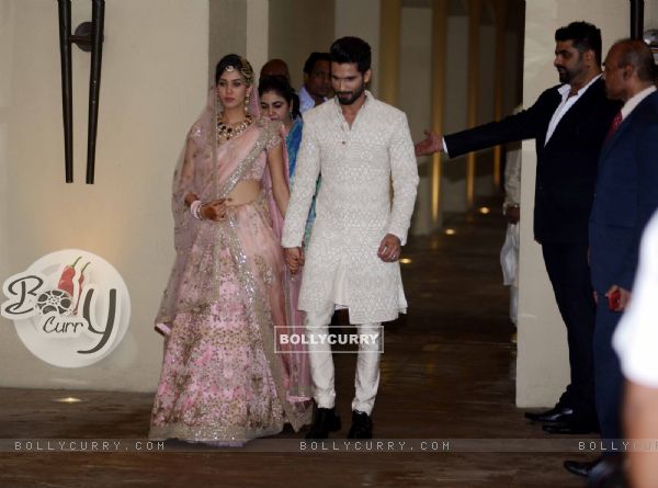 Shahid Kapoor and Mira Rajput walkin as Man and Wife!