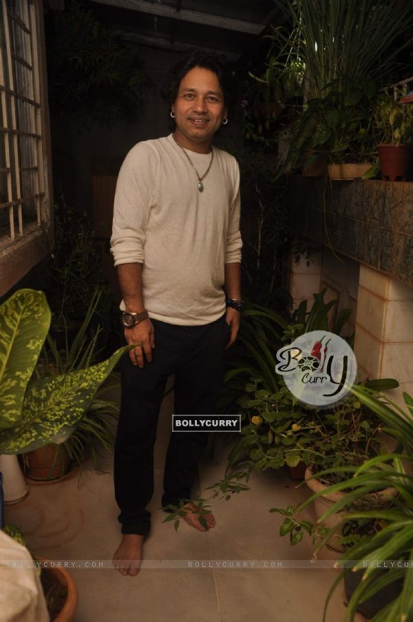 Kailash Kher Celebrates His Birthday at His Residence