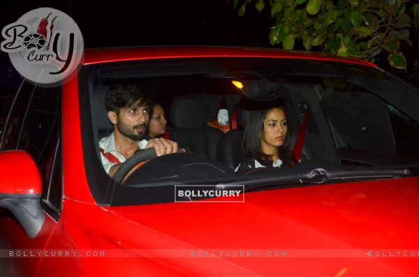Shahid and Mira arrive at their Mumbai Residence