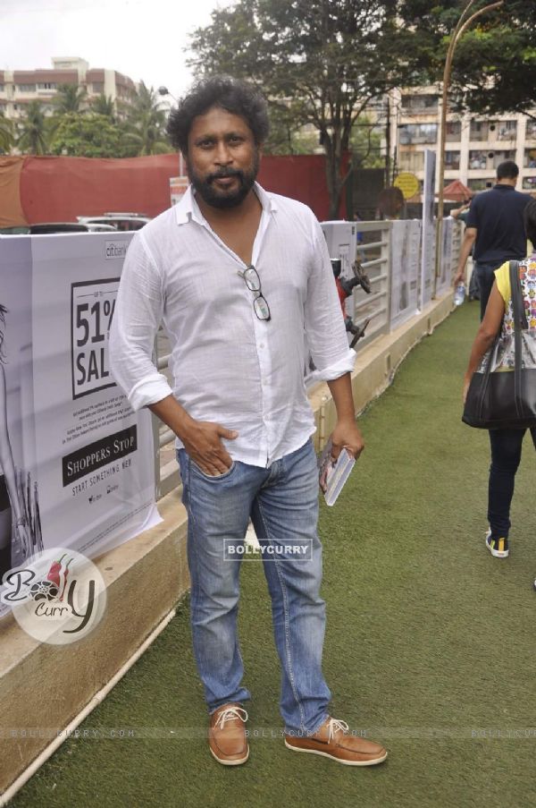 Shoojit Sircar poses for the media at the DVD Launch of Piku (370423)