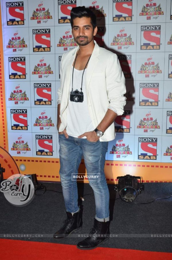 Vishal Singh poses for the media at SAB Ke Anokhe Awards