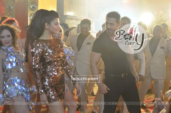 Shruti Haasan and John Abraham on Location of Welcome Back!