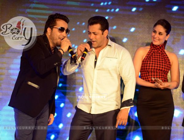 Salman and Mika for Promotions of Bajrangi Bhaijaan in Delhi