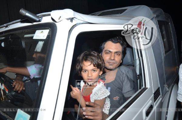 Nawazuddin Siddiqui was snapped with daughter at the Special Screening of Bajrangi Bhaijaan
