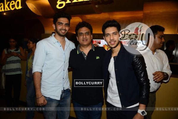 Armaan Malik poses for the media at the Trailer Launch of Hero (371246)