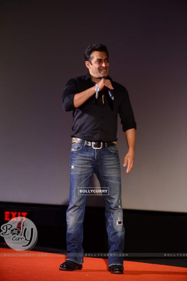Salman Khan interacting with the media at the Trailer Launch of Hero (371255)