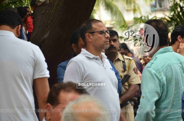 Atul Agnihotri Attends Salman's Friend's Father's Funeral