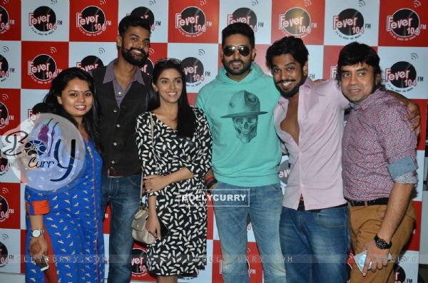 Abhishek and Asin Fever FM Team at Fever FM for Promotions of All is Well (371911)