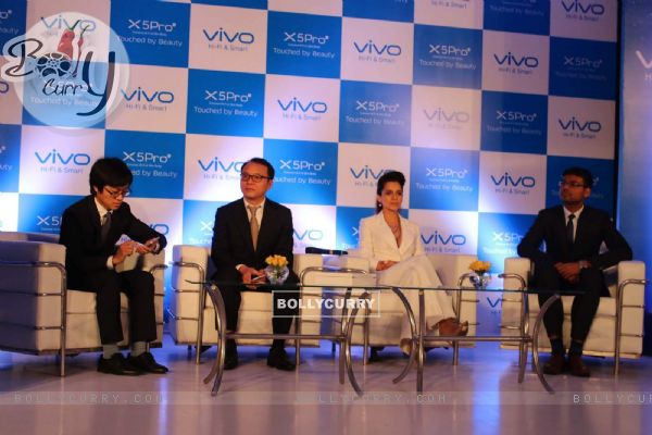 Kangana Ranaut at the Launch of Vivo Smart Phone