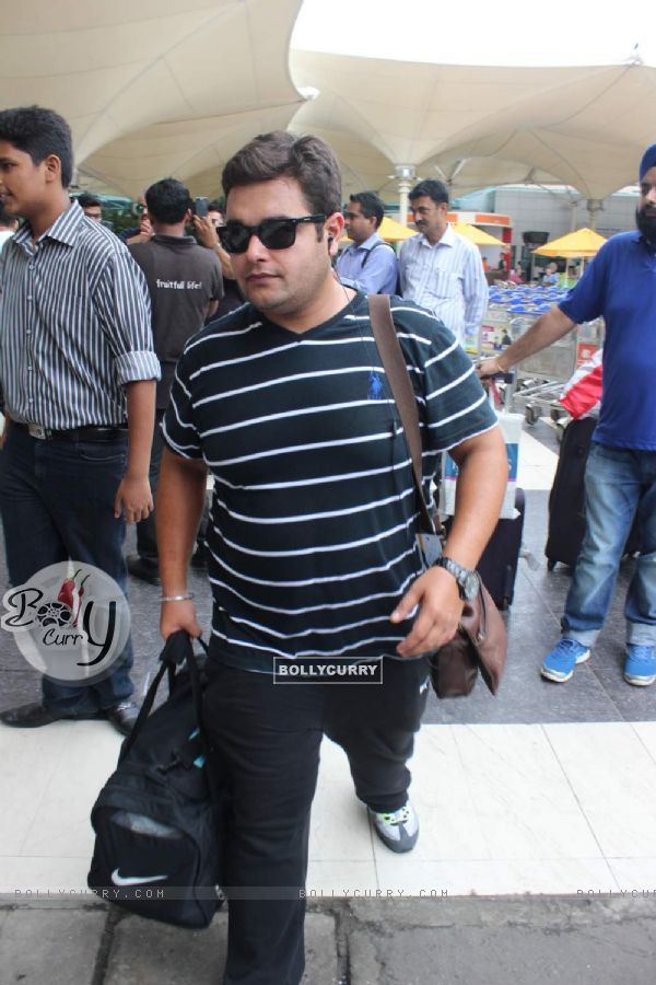 Cid Crew Snapped at Airport