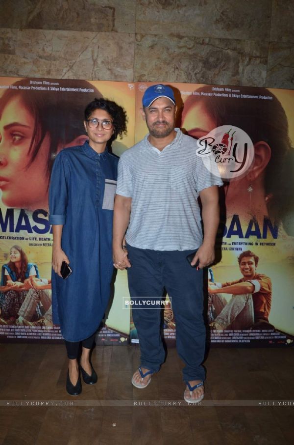 Aamir Khan and Kiran Rao at Screening of Masaan (372551)