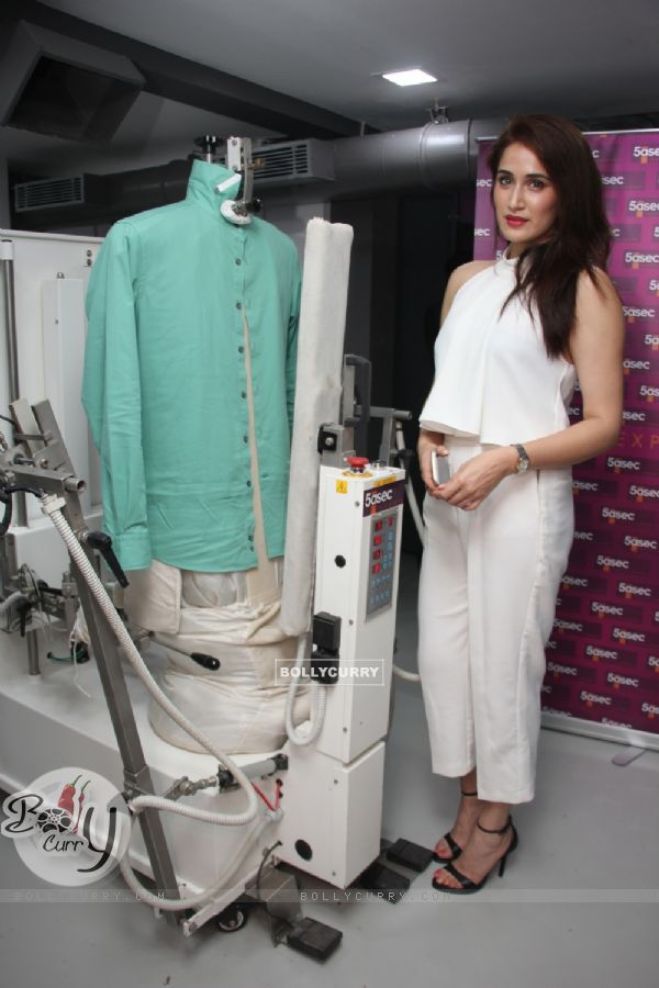 Chak De Girl Sagarika Ghatge Looks Stunning at Launch of 5ASEC Store